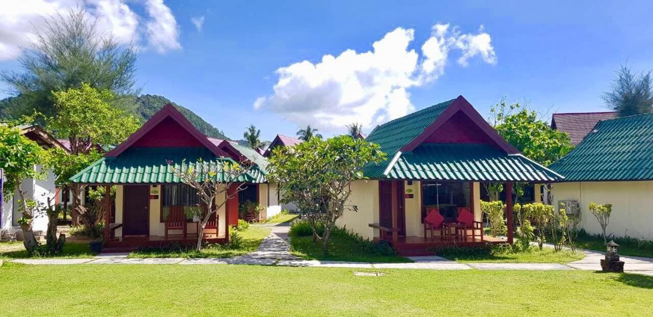 Golden Bay Cottage Ko Lanta Eksteriør billede